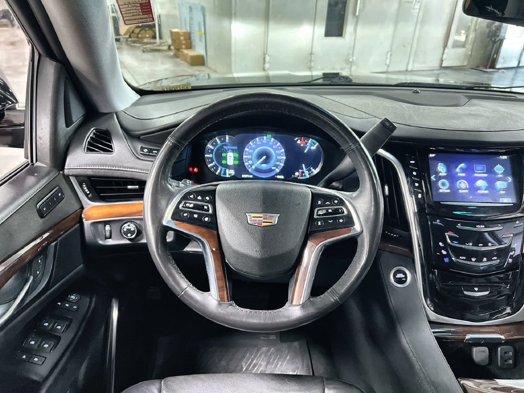 Used 2019 Cadillac Escalade Luxury RWD image 18