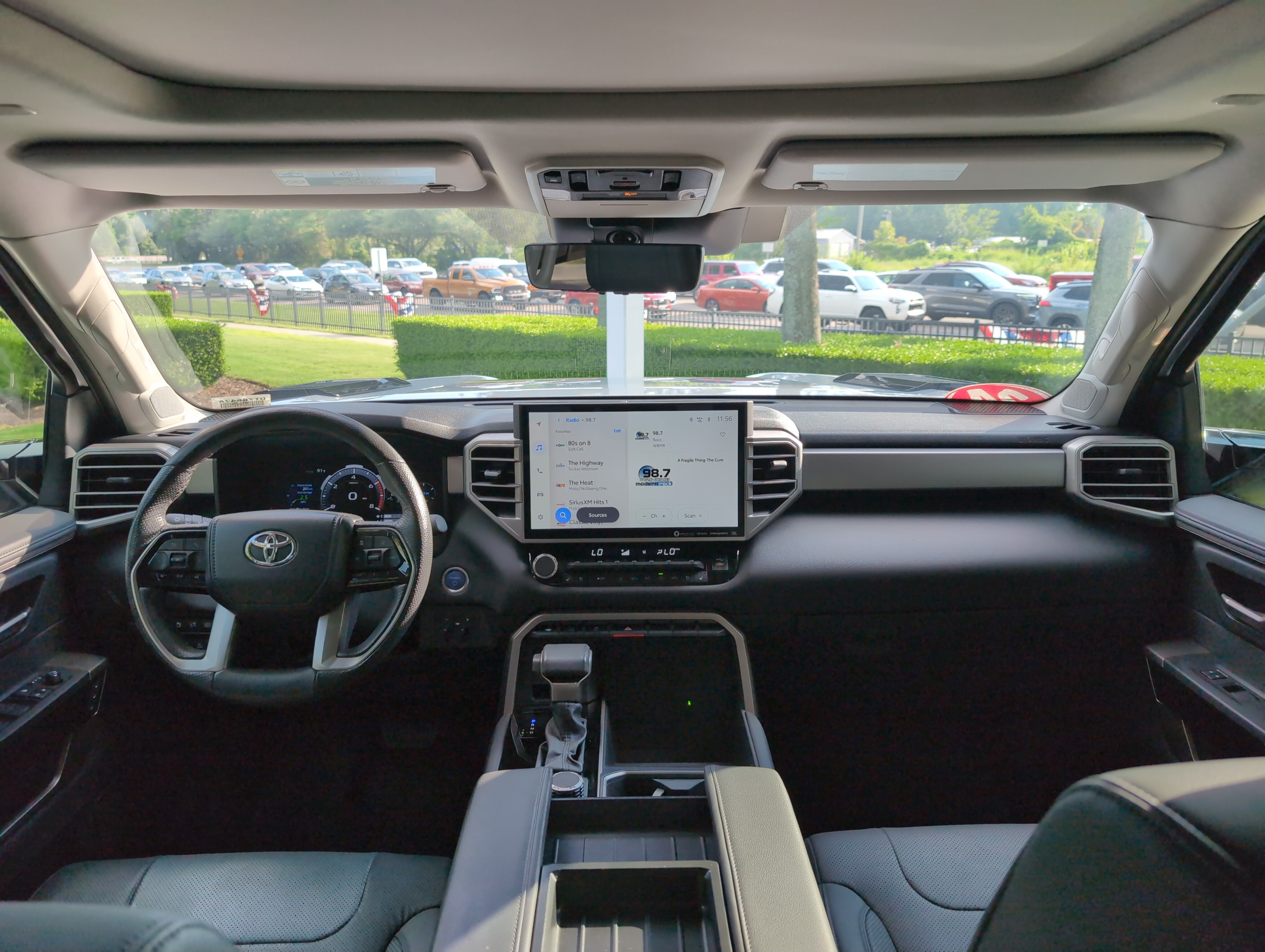 Used 2024 Toyota Tundra Limited AWD/4WD image 29