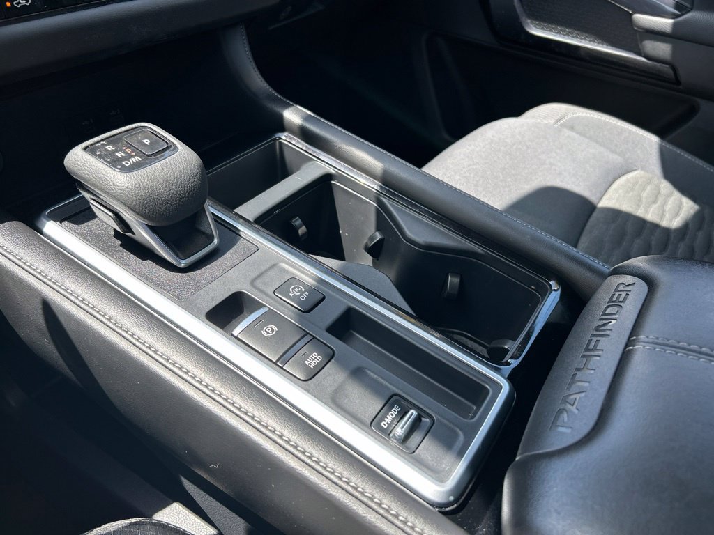 Certified 2025 Nissan Pathfinder SV w/ SV Premium Package FWD image 38
