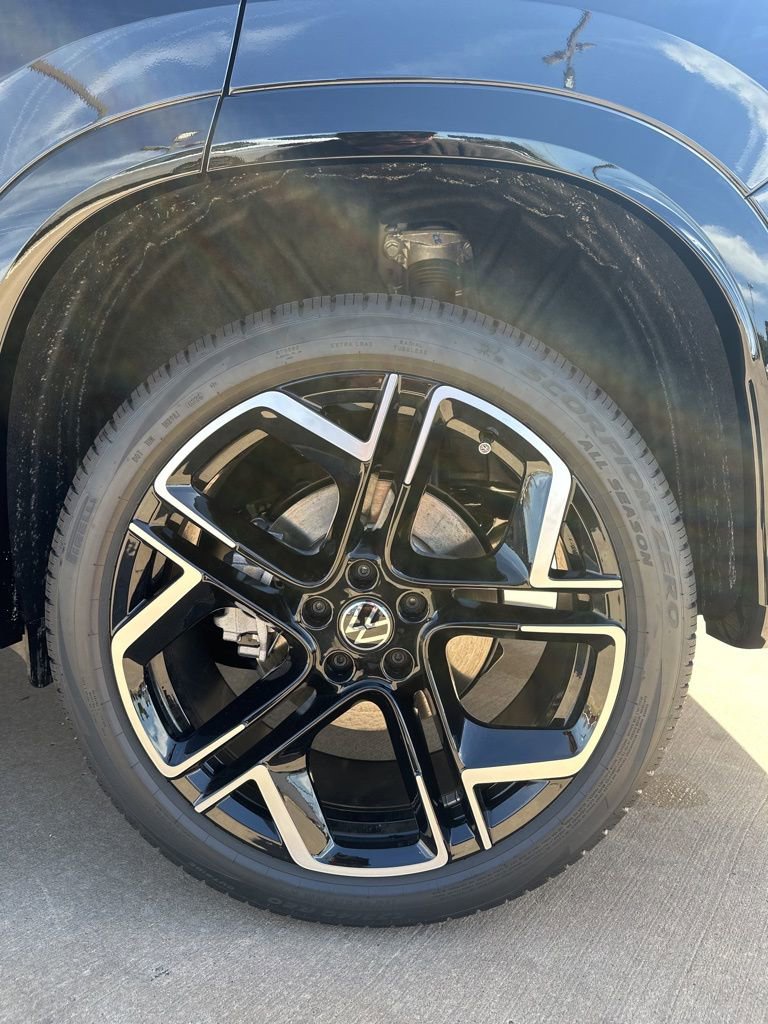 New 2026 Volkswagen Tiguan SEL R-Line AWD/4WD image 8