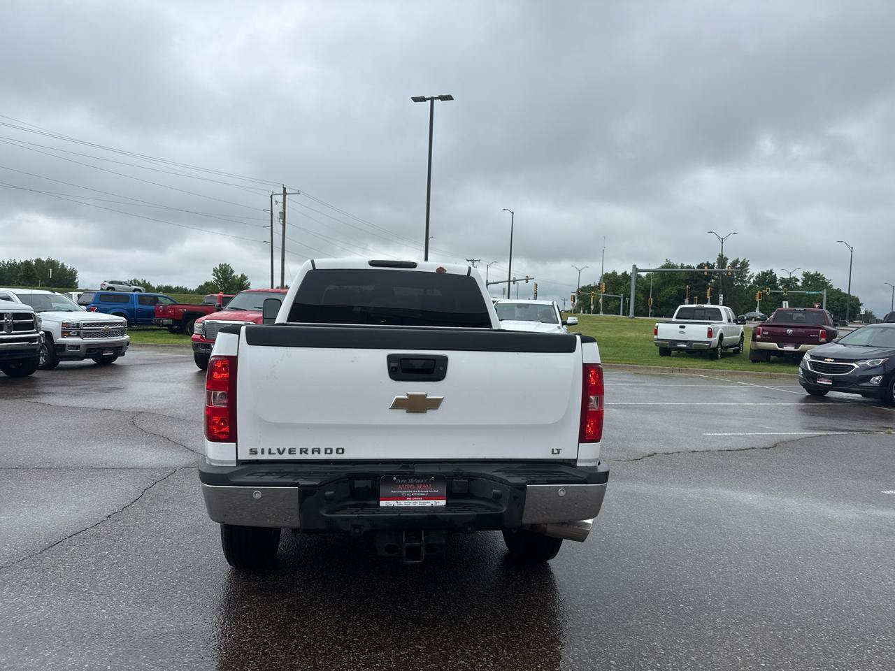 Used 2011 Chevrolet Silverado 2500 LT w/ Interior Plus Package AWD/4WD image 4