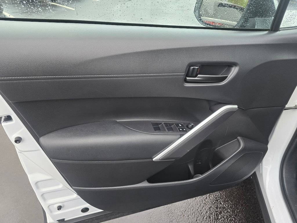 Used 2024 Toyota Corolla Cross SE w/ Moonroof Package image 16