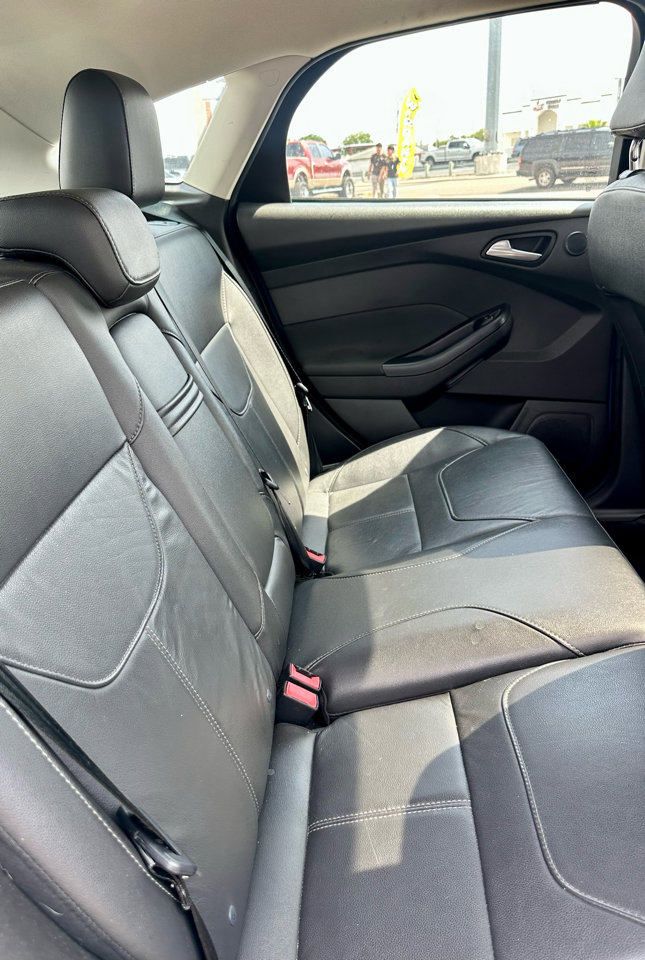 Used 2016 Ford Focus Titanium w/ Titanium Technology Package image 6