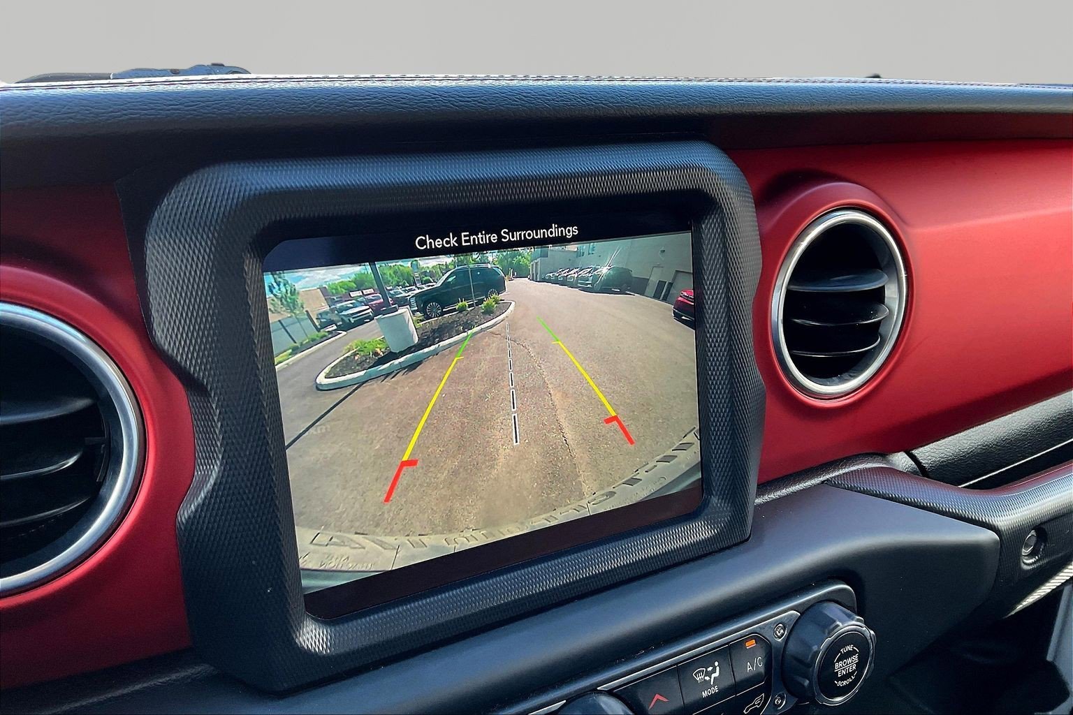 Used 2018 Jeep Wrangler Unlimited Rubicon w/ Dual Top Group AWD/4WD image 14