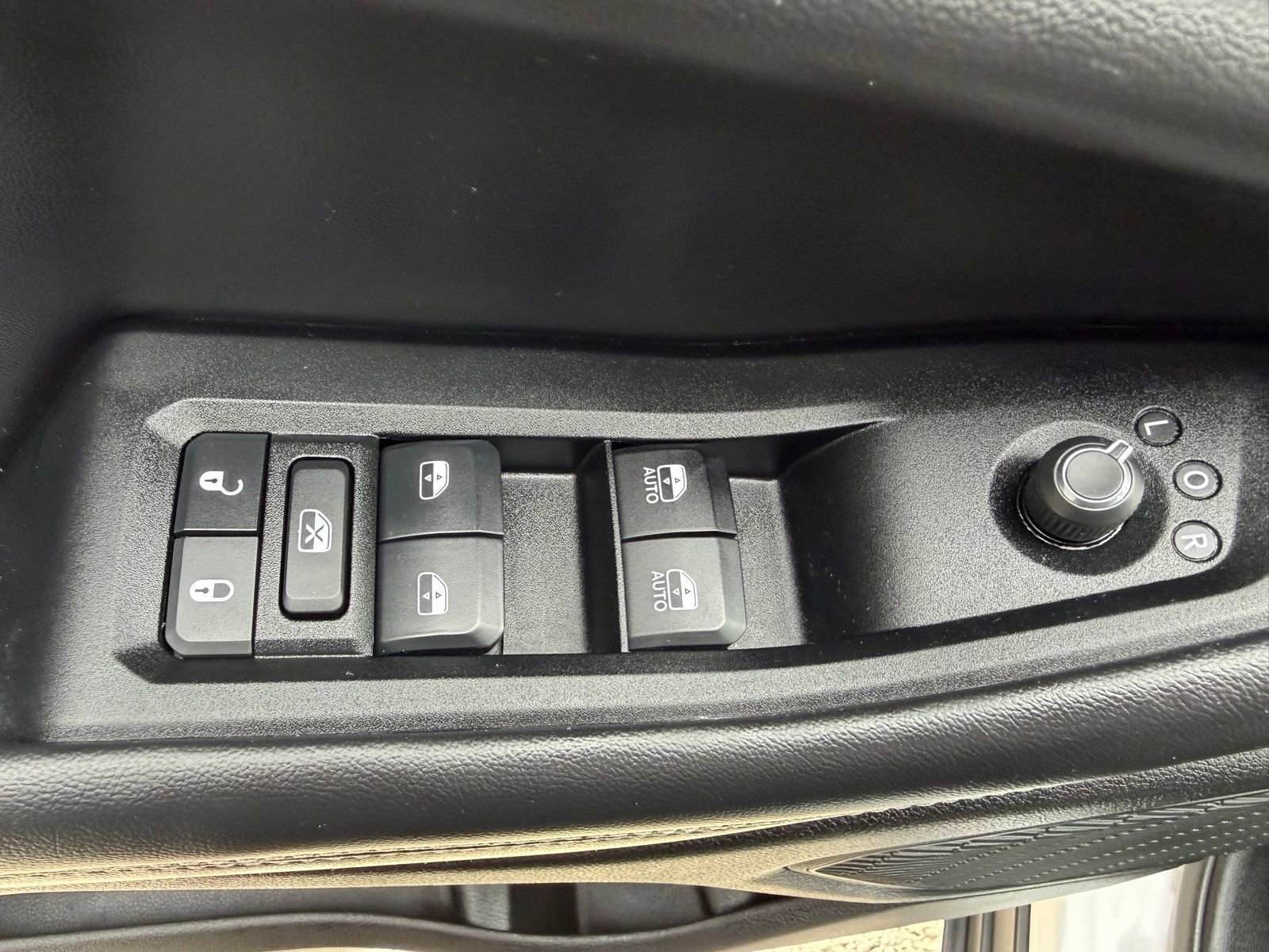 Used 2024 Jeep Grand Cherokee Altitude image 14