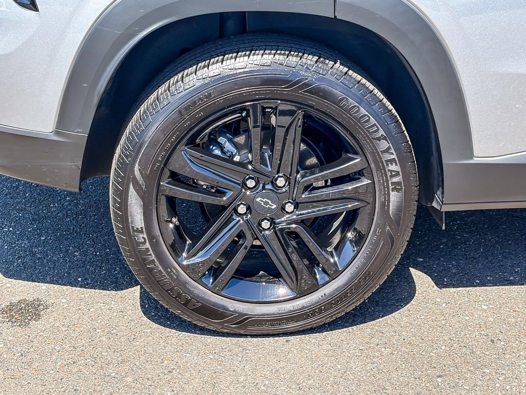 Used 2025 Chevrolet Trax ACTIV w/ Sunroof Package FWD image 14