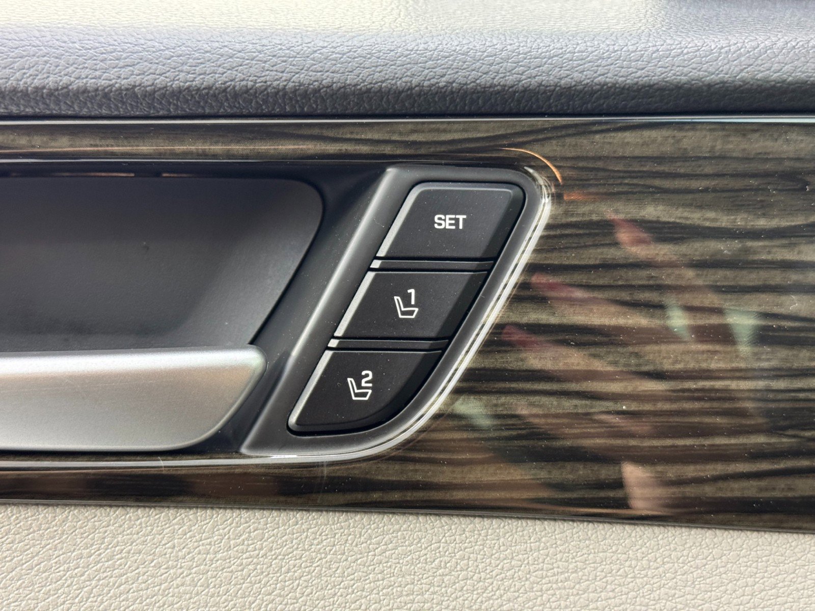 Used 2016 Hyundai Sonata Limited image 16