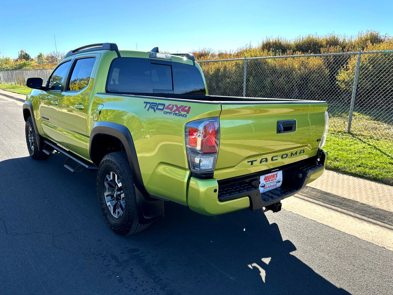 Used 2023 Toyota Tacoma TRD Off-Road image 3