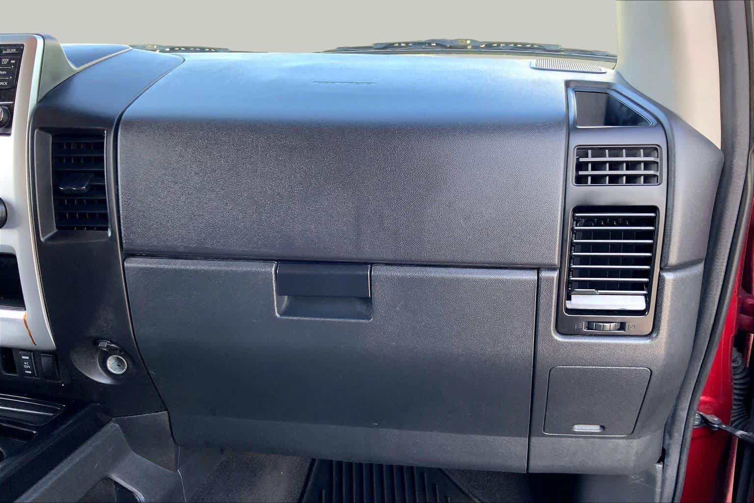 Used 2015 Nissan Titan PRO-4X AWD/4WD image 18