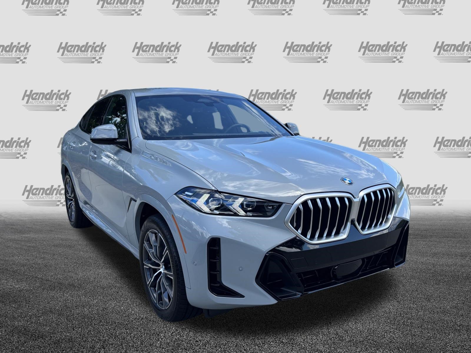 Certified 2026 BMW X6 xDrive40i AWD/4WD image 2