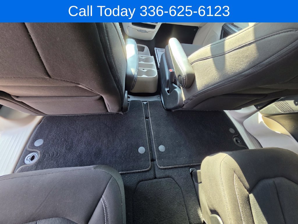 Used 2023 Chrysler Voyager LX FWD image 28