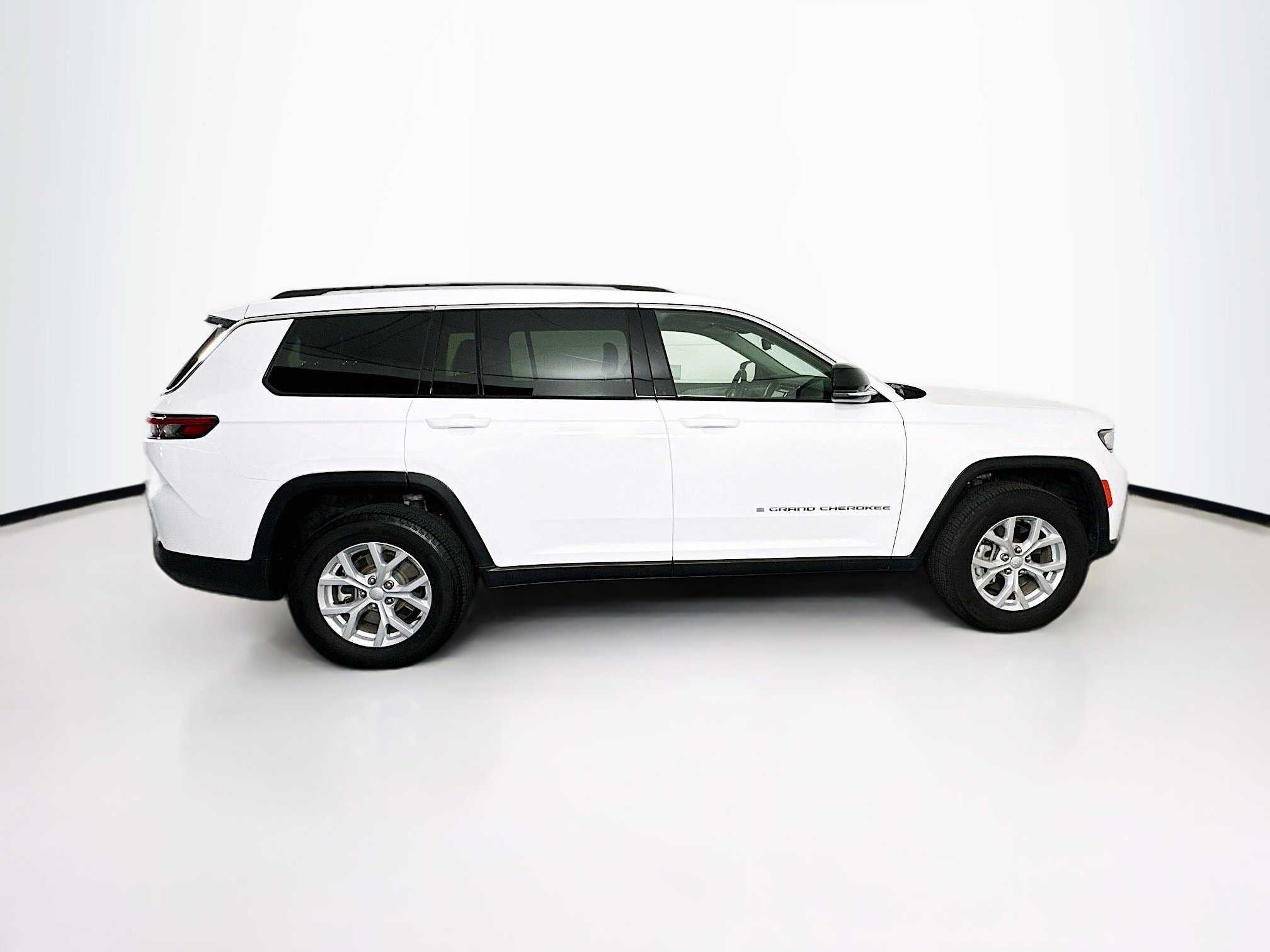 Used 2023 Jeep Grand Cherokee L Limited w/ Trailer Tow Group (B) image 10
