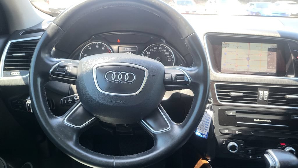 Used 2016 Audi Q5 2.0T Premium Plus w/ Technology Package AWD/4WD image 32
