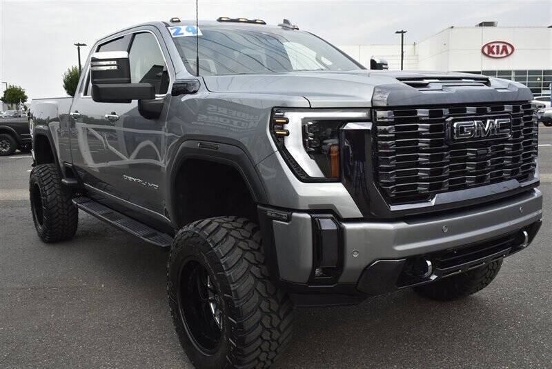 Used 2024 GMC Sierra 3500 Denali Ultimate image 7