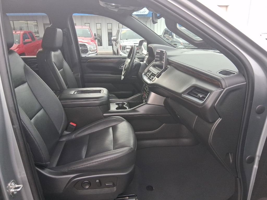 Used 2023 Chevrolet Suburban LT image 14