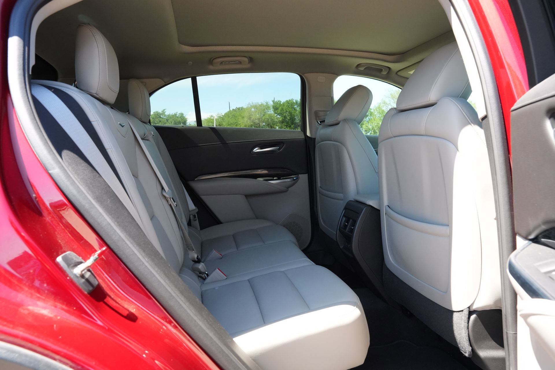 Used 2022 Cadillac XT4 Premium Luxury w/ Enhanced Visibility Package image 24