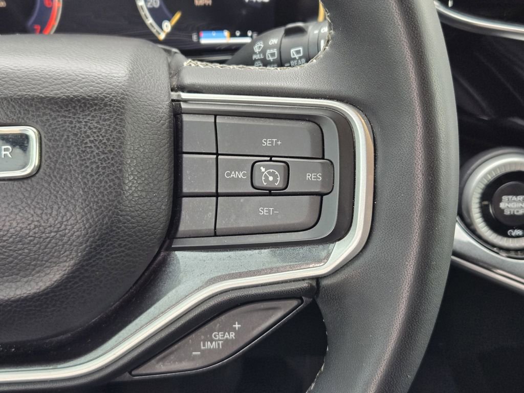 Used 2023 Jeep Wagoneer 4WD image 25