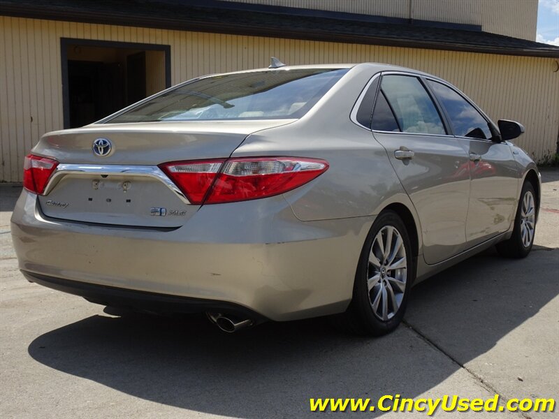 Used 2017 Toyota Camry XLE w/ Moonroof Package FWD image 6