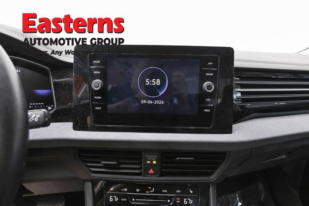 Used 2025 Volkswagen Jetta SE FWD image 12