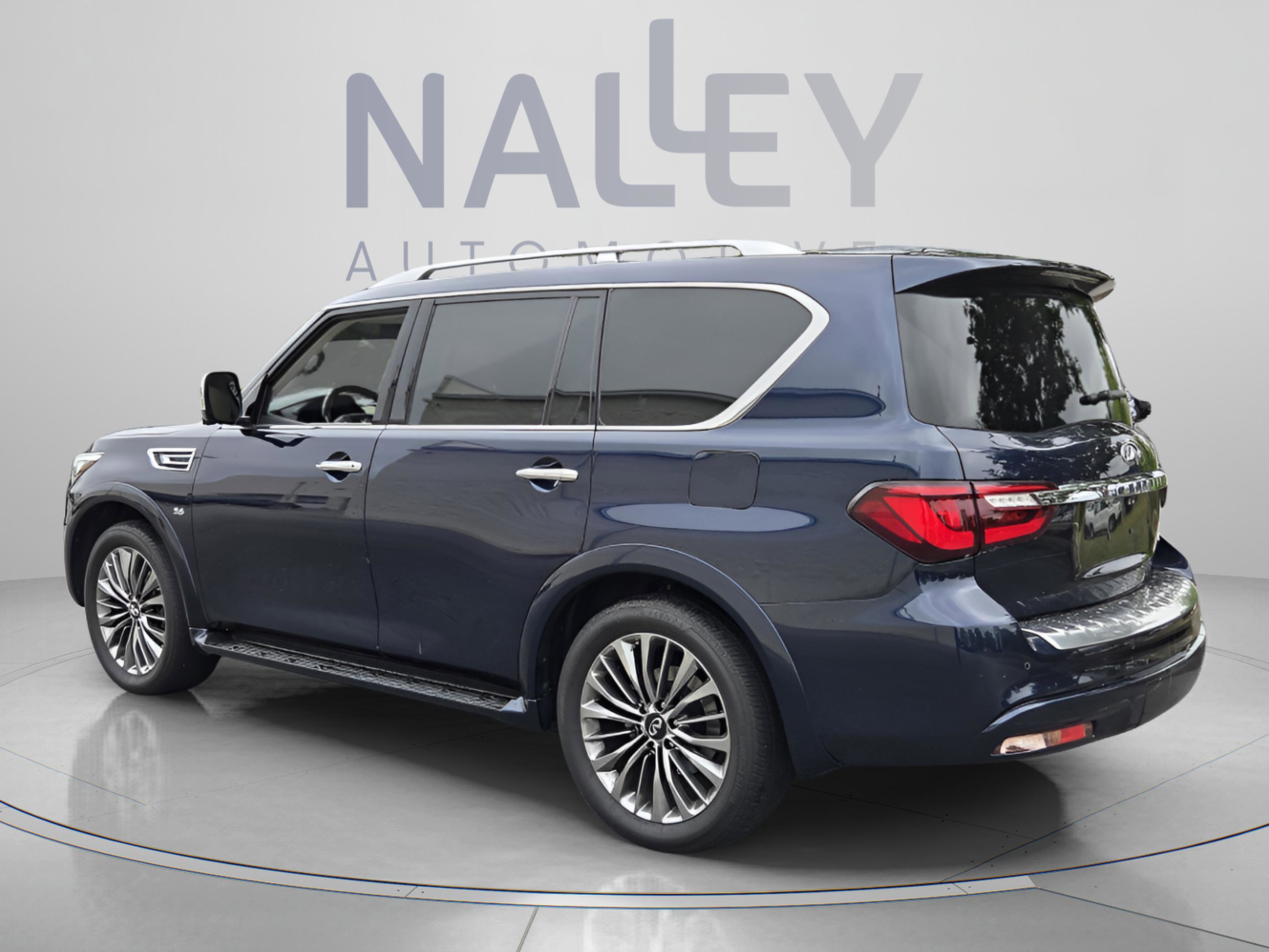Used 2018 INFINITI QX80 4WD w/ Deluxe Technology Package image 3
