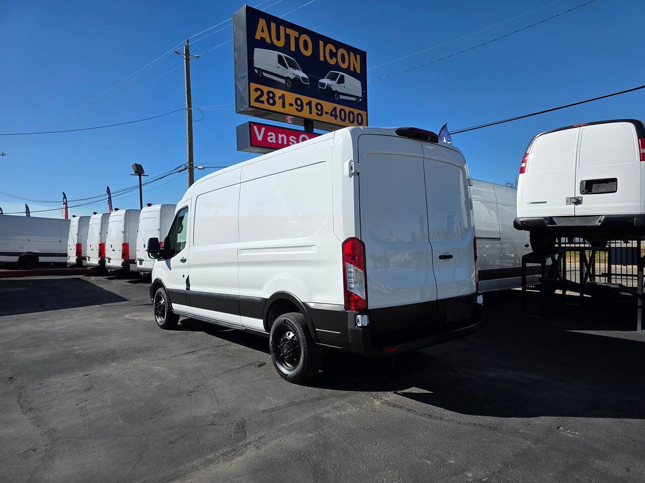 Used 2022 Ford Transit 250 Medium Roof AWD w/ Load Area Protection Package image 25
