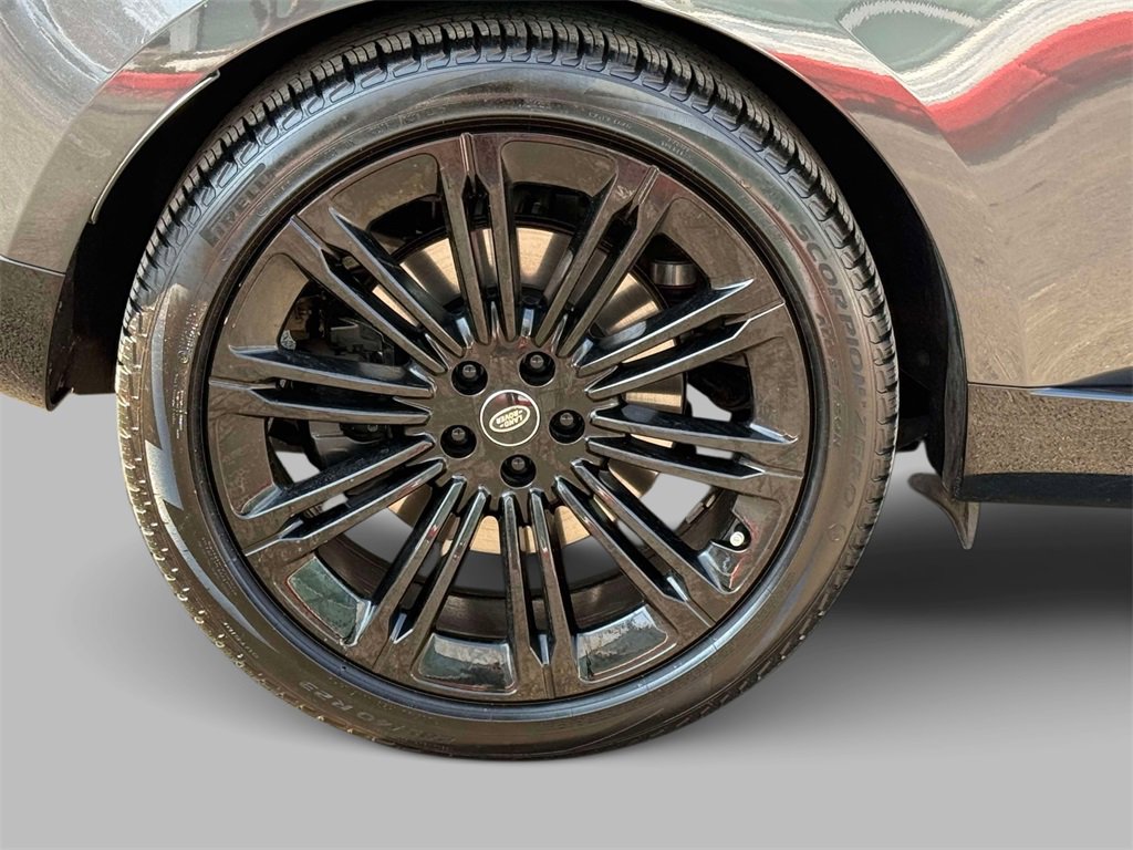 Used 2023 Land Rover Range Rover SE image 13