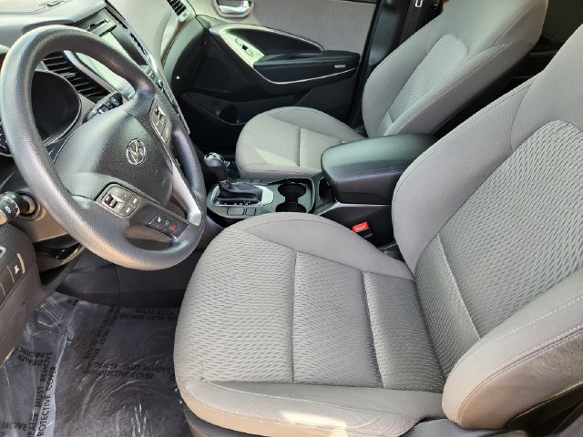 Used 2017 Hyundai Santa Fe SE AWD/4WD image 14
