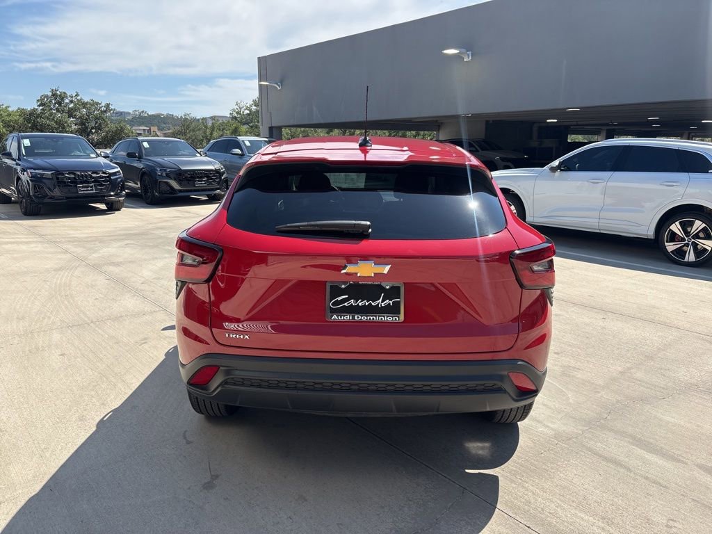 Used 2026 Chevrolet Trax LS FWD image 7