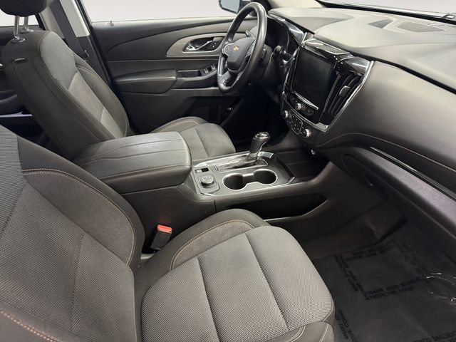 Used 2020 Chevrolet Traverse LT image 4