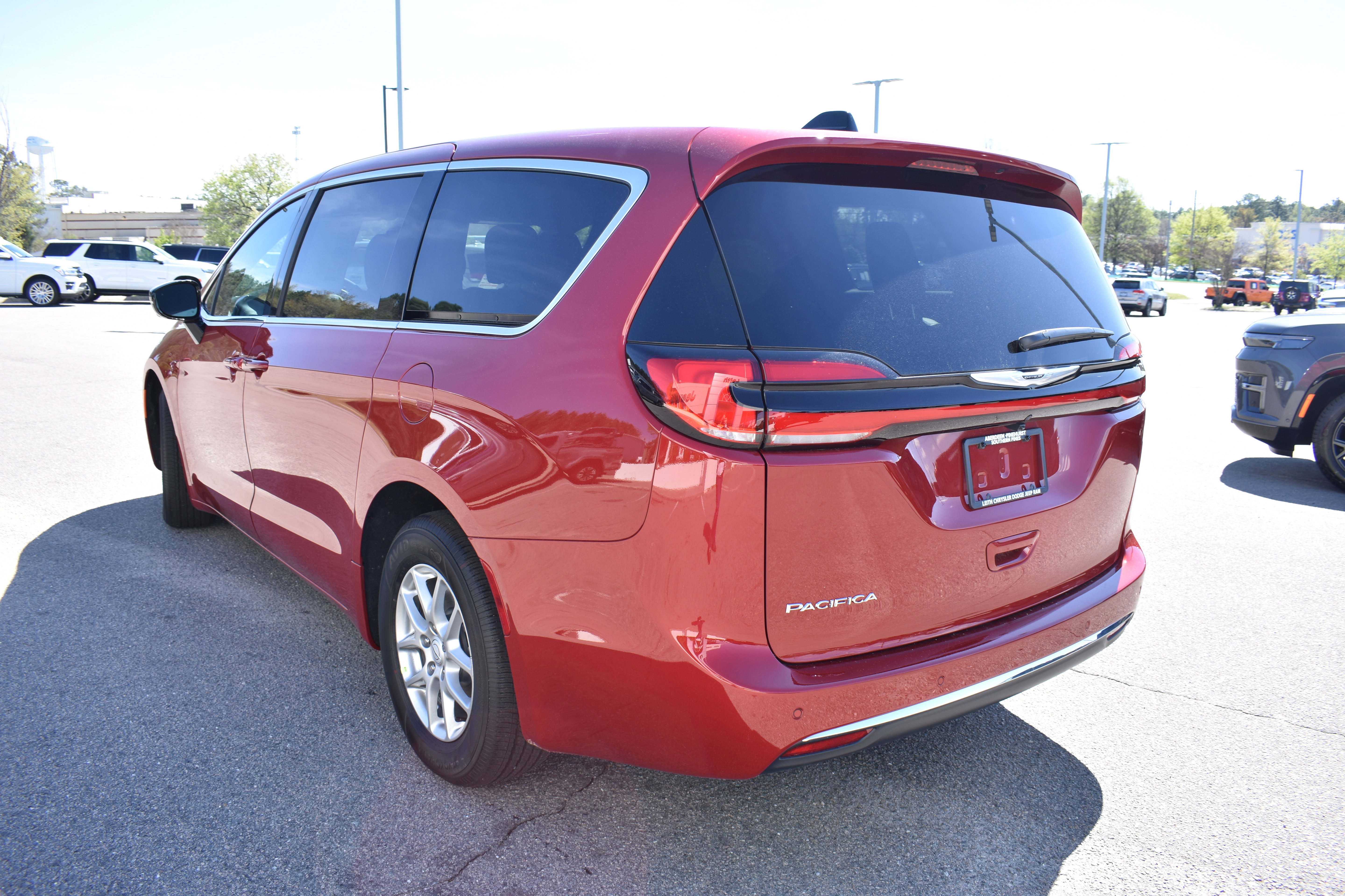 New 2026 Chrysler Pacifica Select FWD image 7