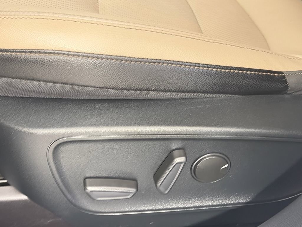 Certified 2020 Ford Escape Titanium image 26