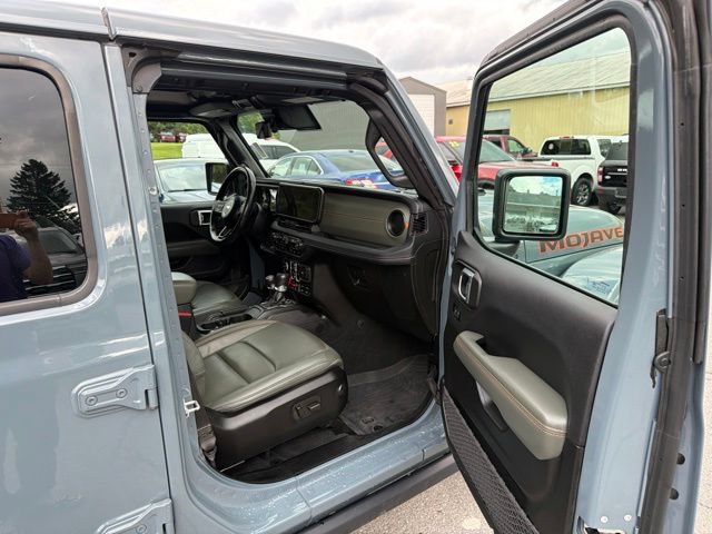 Used 2024 Jeep Gladiator Mojave AWD/4WD image 30