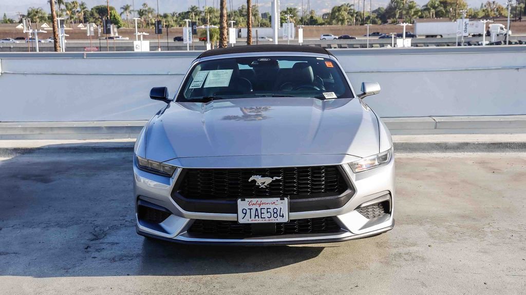 Used 2025 Ford Mustang Premium RWD image 3