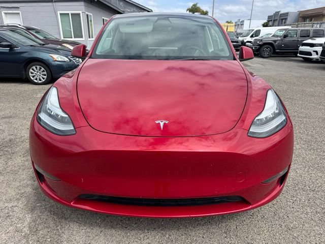 Used 2022 Tesla Model Y Long Range AWD/4WD image 2