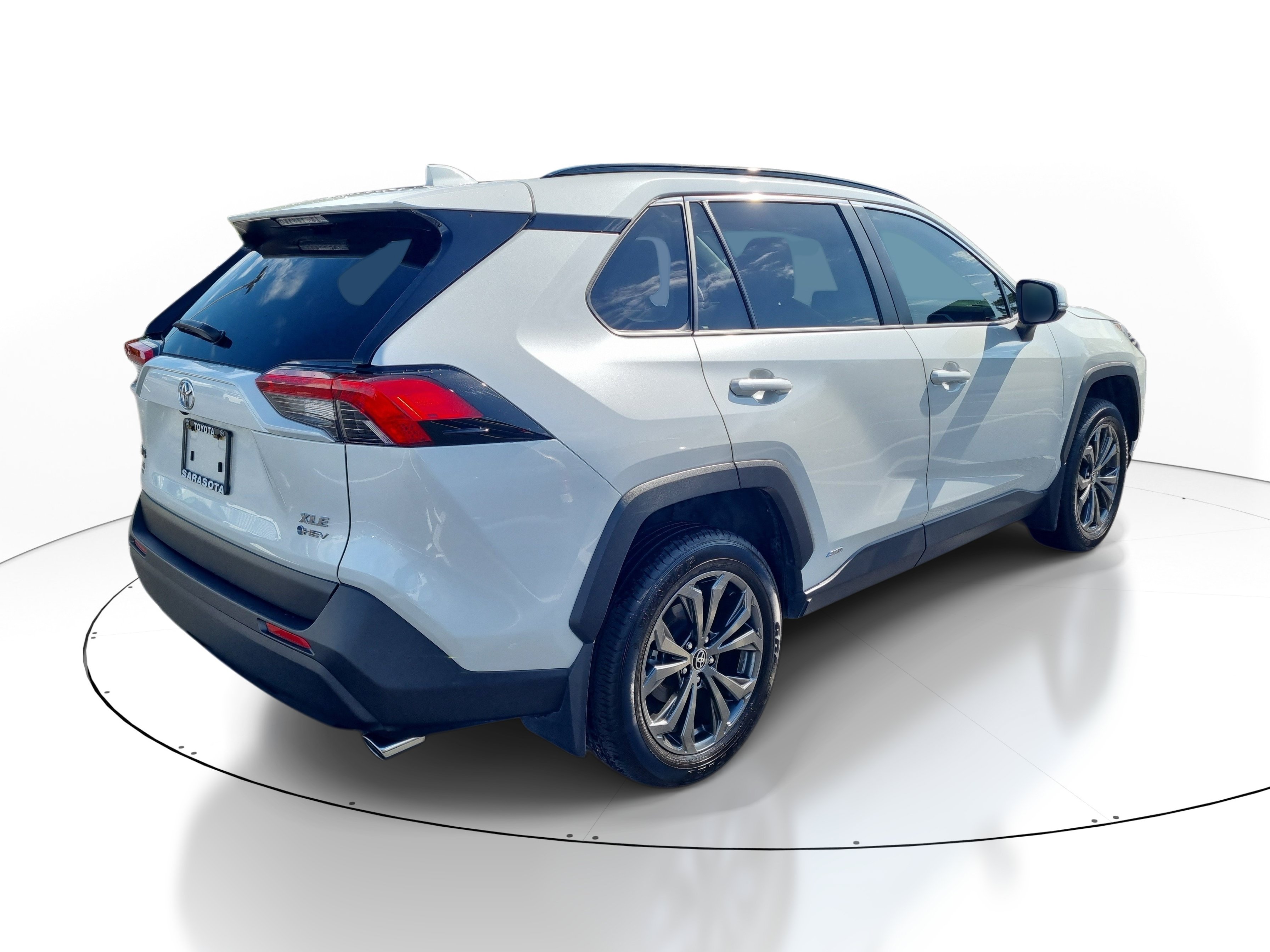 Used 2025 Toyota RAV4 XLE Premium w/ Weather Package AWD/4WD image 6