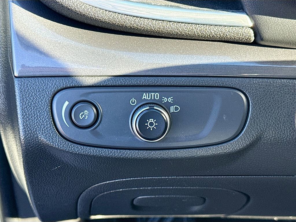 Used 2020 Buick Encore Preferred w/ Safety Package image 22