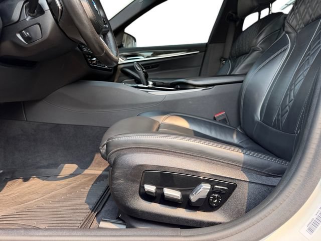 Used 2020 BMW M550i xDrive w/ Executive Package AWD/4WD image 26