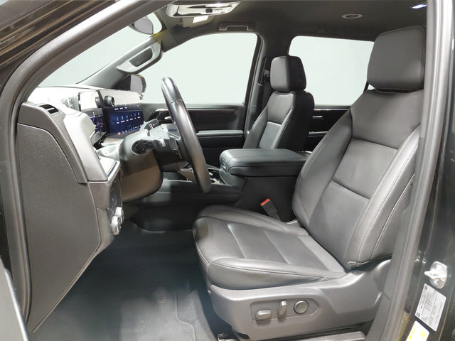 Certified 2025 Chevrolet Suburban Z71 AWD/4WD image 27