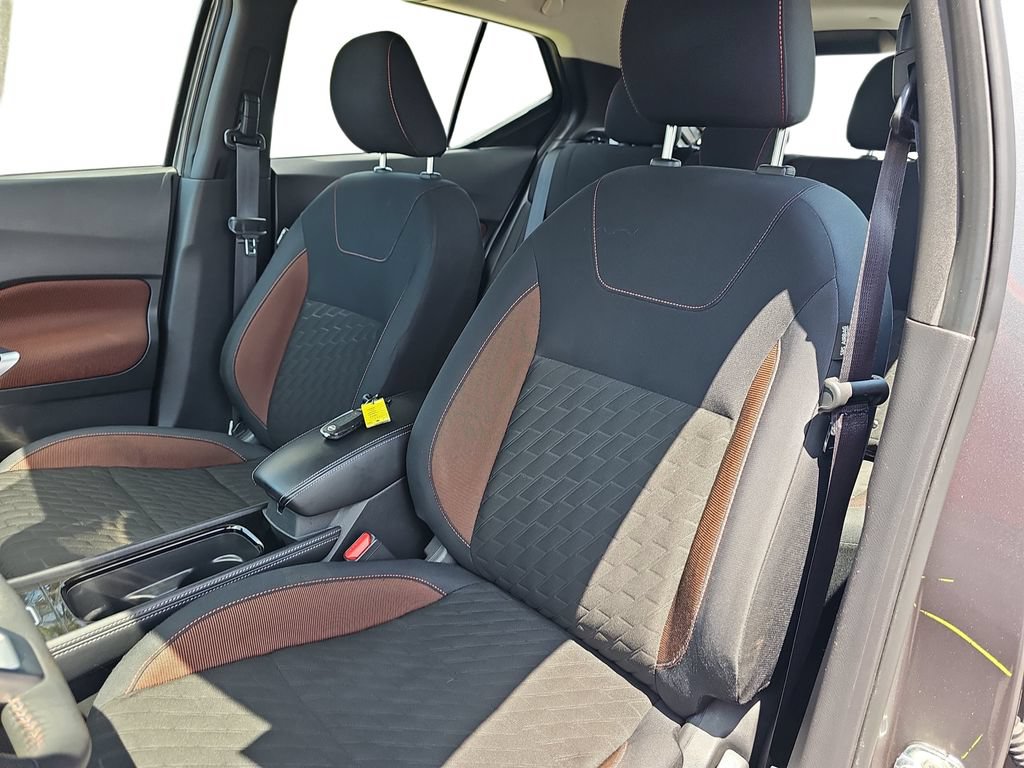 Used 2023 Nissan Kicks SR FWD image 15