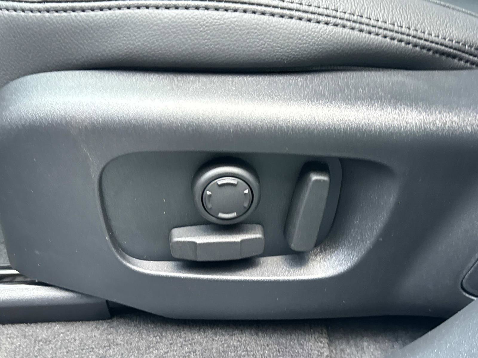 New 2026 Land Rover Range Rover Velar Dynamic SE image 20