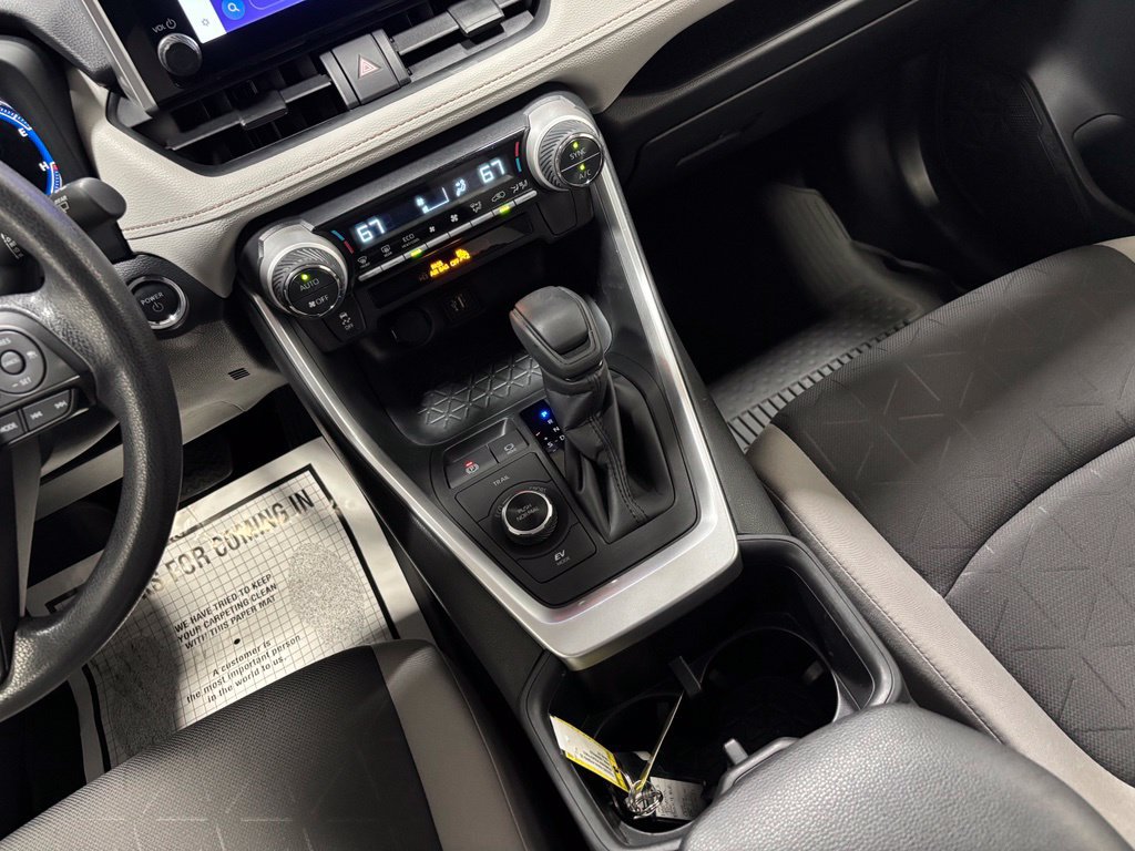 Used 2025 Toyota RAV4 XLE AWD/4WD image 39