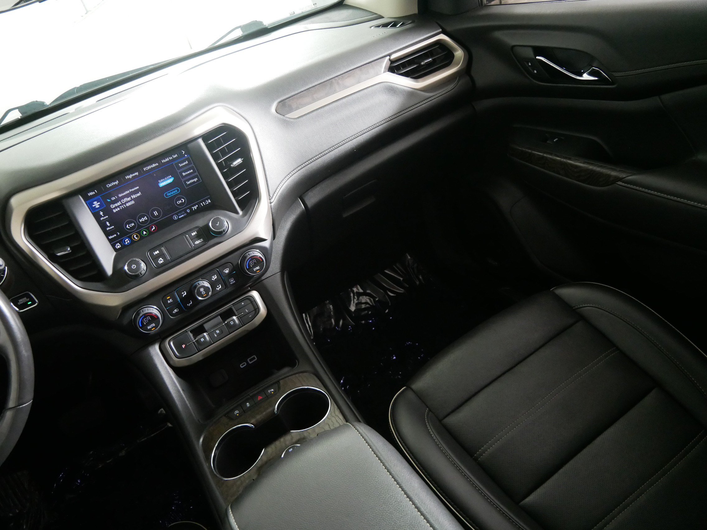Certified 2022 GMC Acadia Denali w/ Denali Ultimate Package AWD/4WD image 11