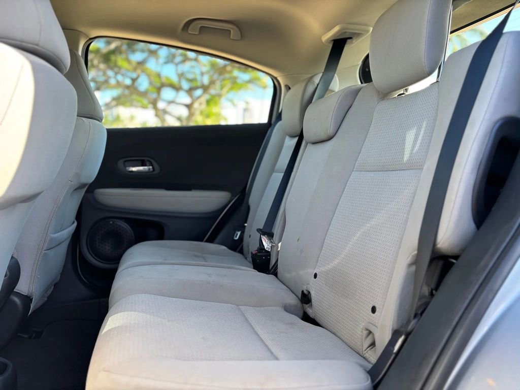 Used 2021 Honda HR-V LX image 11