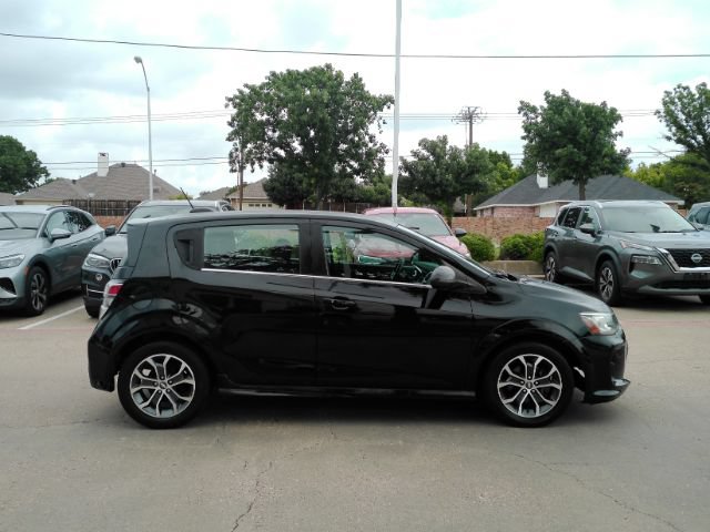 Used 2017 Chevrolet Sonic LT w/ Convenience Package FWD image 5
