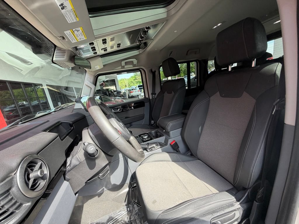 Used 2024 INEOS Grenadier Station Wagon AWD/4WD image 26