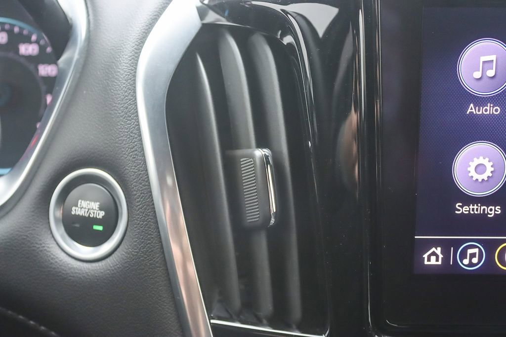 Used 2022 Chevrolet Traverse LT image 28