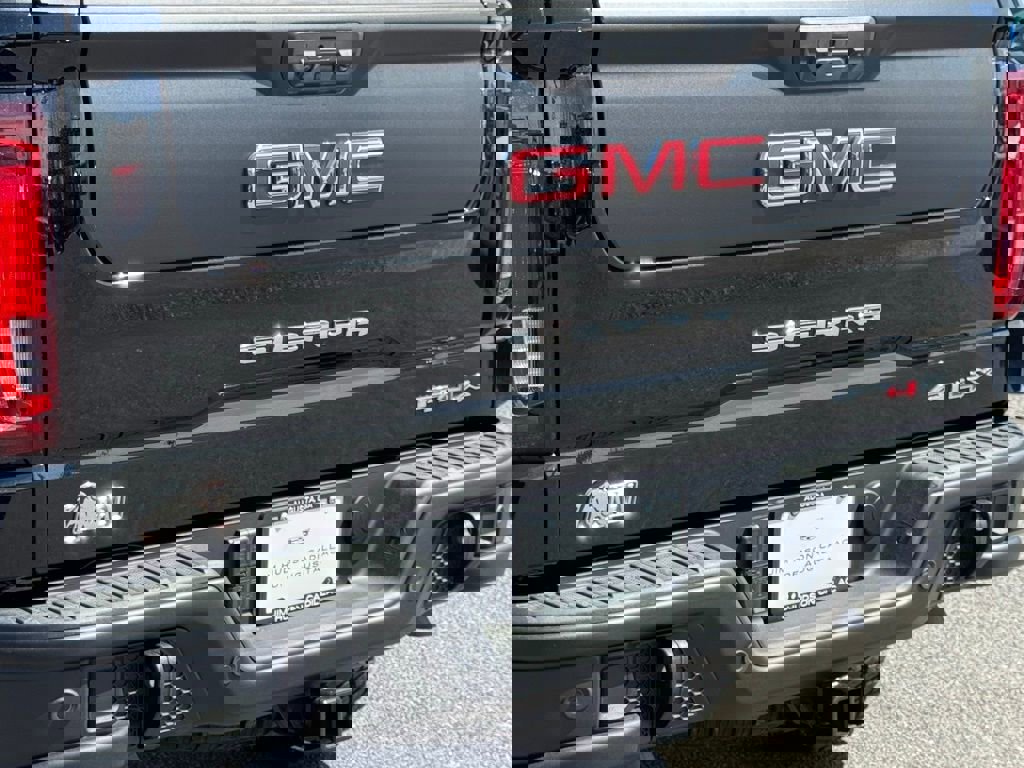 Used 2025 GMC Sierra 1500 AT4X w/ AT4X AEV Edition image 10