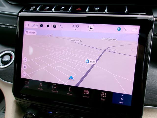 Certified 2025 Jeep Grand Cherokee Limited w/ Luxury Tech Group II AWD/4WD image 22
