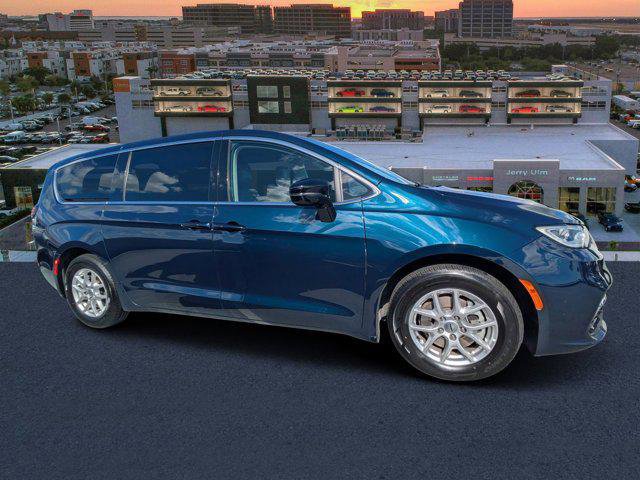 Certified 2024 Chrysler Pacifica Touring-L