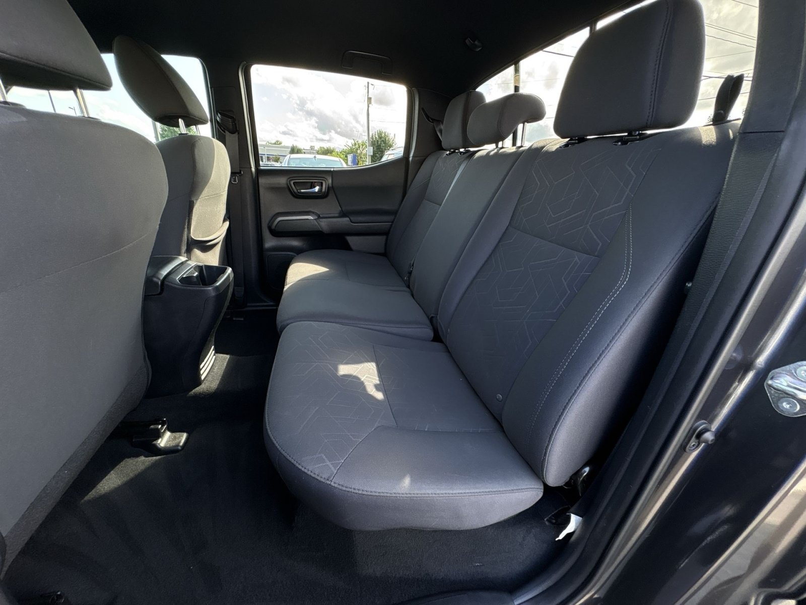 Used 2018 Toyota Tacoma TRD Sport w/ Technology Package RWD image 24